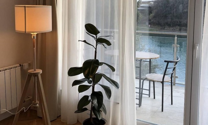 Maribor Apartment | Apartment on the riverfront in a quiet location