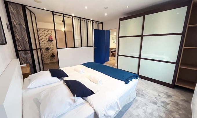 Quartier Sainte-Marguerite Apartment | Urban Flat 166 - 4BDR Luxury Apartment in Center of Paris