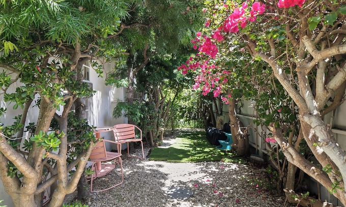 Park West Apartment | Quaint 1BD/1BA Bungalow