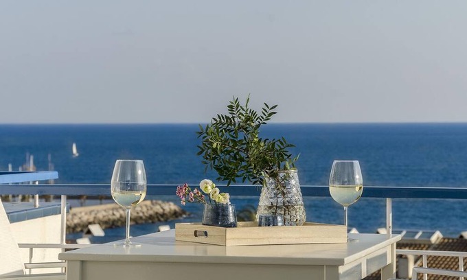 Sitges Apartment | Sitges Spaces Sea View Paradise- 2 Beds / 2 Baths / Terrace- Up to 6 People