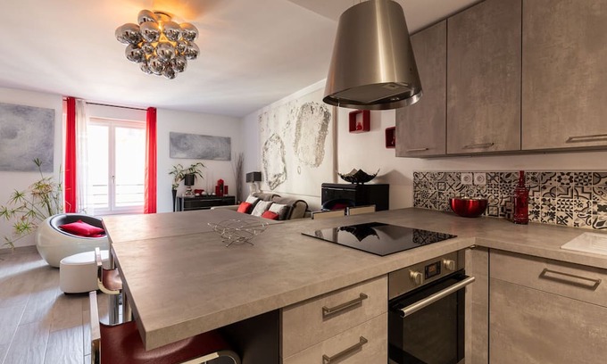 Lyon City Centre Apartment | DIFY Vieux Lyon - Quai de Saône