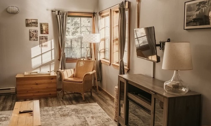Ucluelet Apartment | Sea Urchin West Coast Cedar Loft & Beam Suite in Ukee