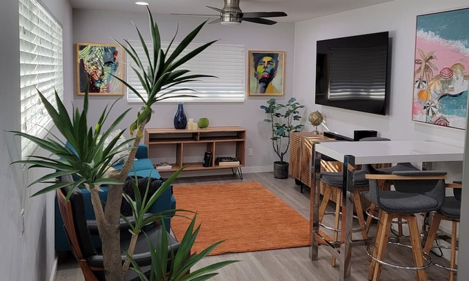 Whittier Apartment | Uptown Whittier Stylish 1B 1BA sleeps 4