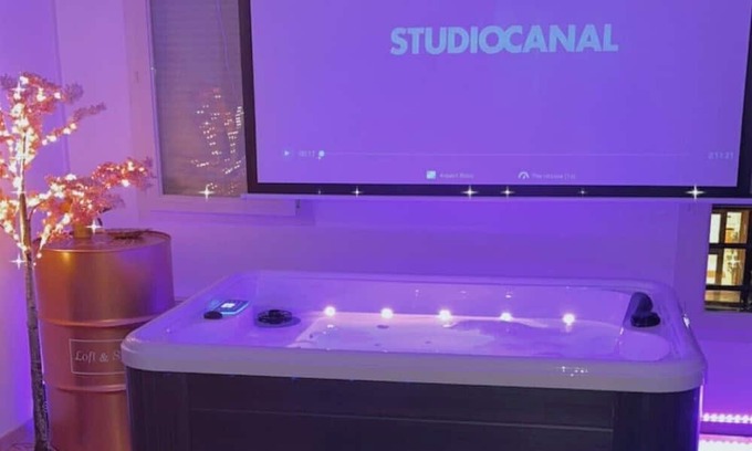 Marcq-en-Baroeul Apartment | Superb apartment with jacuzzi and terrace.