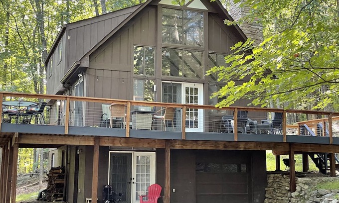 Berkeley Springs Cabin | Into the woods- Check out the newly renovated and restocked kitchen!