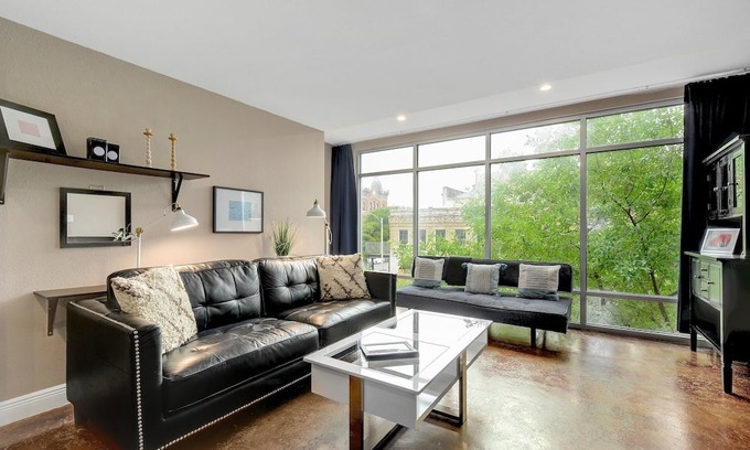 Downtown Austin Apartment | The Littlefields by Lodgewell | Downtown Loft | A4