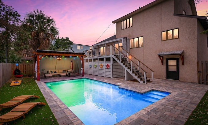 East Beach House | East Beach House w/ Pool 5BR Sleeps 12 Marsh Front