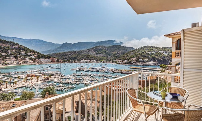 Soller House | Neptuno 3. Apartment with fantastic views to the Port de Soller and the marina