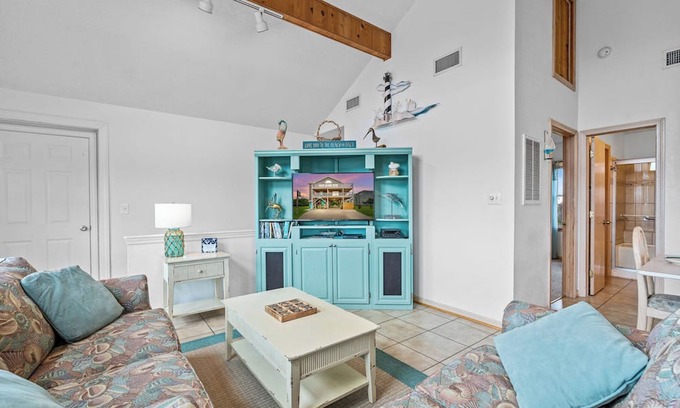 Spindrift Banks House | On Special – Ocean View – Dog Friendly 4 Bedroom Home with Elevator