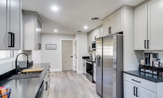 Midland Cottage | Backyard & Game Room! Home in Heart of Midland