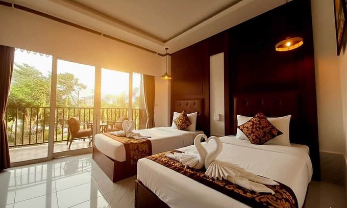 Vang Vieng Resort | Intimate Riverside Resort