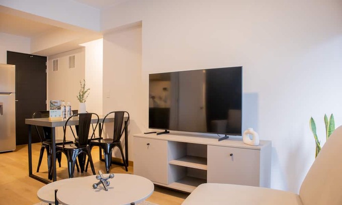 Miraflores Apartment | w Magnificent 2BR w/Balcony in Miraflores