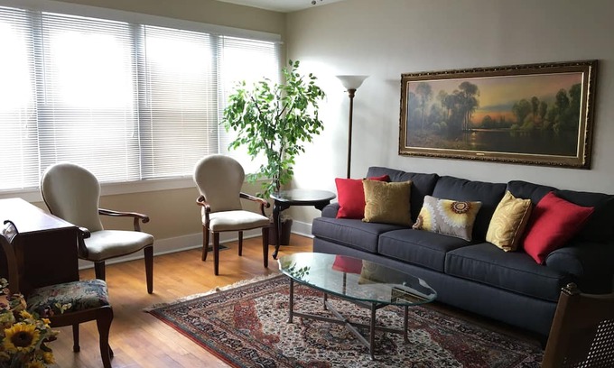 Forest Hills Apartment | Charming 2-bedrm apt convenient to DT Pgh, Universities, Monroeville,O-S Parking