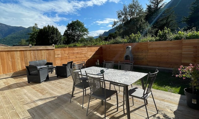 Chaum House | Holiday Home 'Miaffo' with Mountain View, Wi-Fi and Air Conditioning