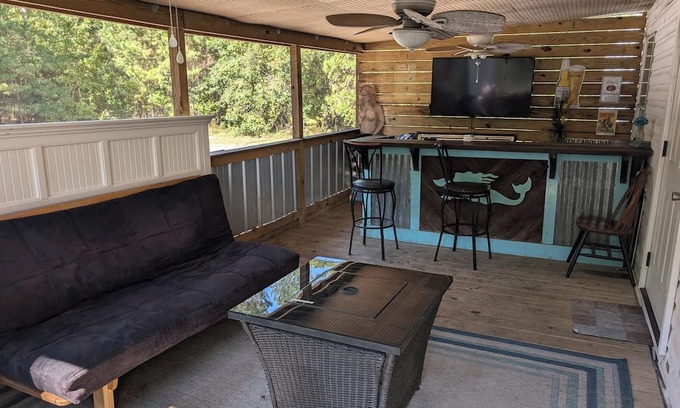 Summerton House | Charming 2-BR 2BA on Lake Marion- John C Landing -Cuddo Summerton SC