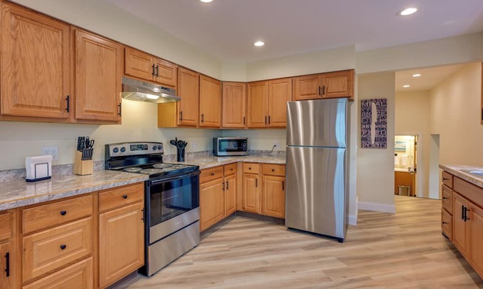 Bay City Apartment | Riverfront Getaway 4 Mi to Downtown Bay City!