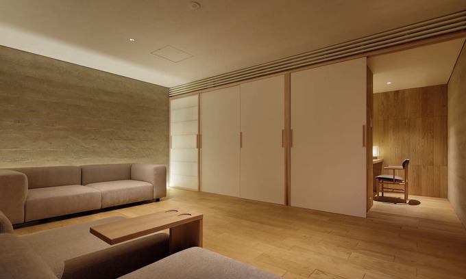 Central Kyoto Villa | Limited to one room per day, the large living room with a floor space of approximately 100 square meters located on the top floor can be monopolized. We have "Sedation" and "Open" bathrooms with different concepts.