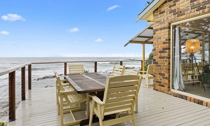 Blue Bay House | Absolute Waterfront Family Escape Blue Bay