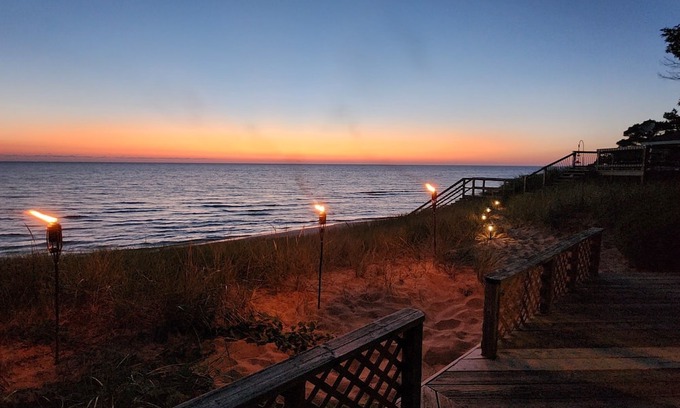 Montague Cottage | Charming 3-bedroom cottage RIGHT ON LAKE MICHIGAN with AC/HEAT/WIFI
