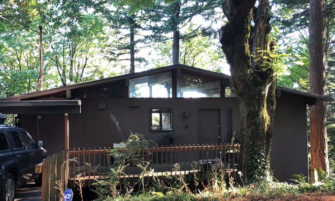 Southwest Hills House | Treehouse in the Southwest Portland hills.