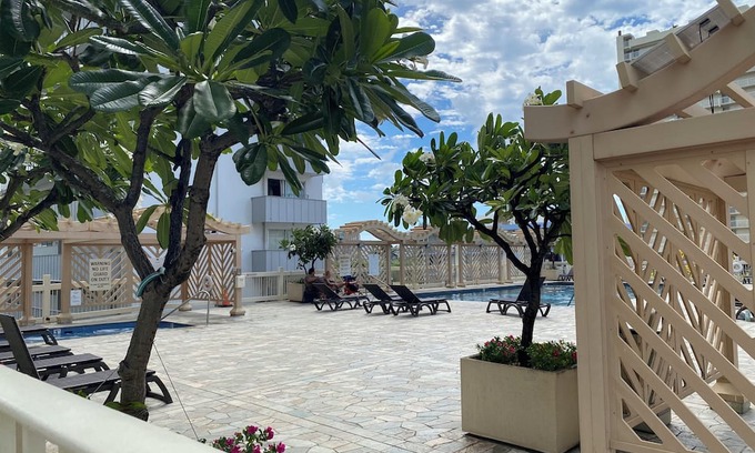 Waikiki Condo | Condo/Hotel Studio Panoramic views, Sun deck with pool, walk to Waikiki beach.