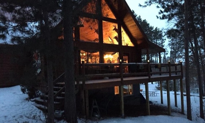 Siren Cabin | Private Cabin in the Woods.on a Lake. Family and Dog Friendly
