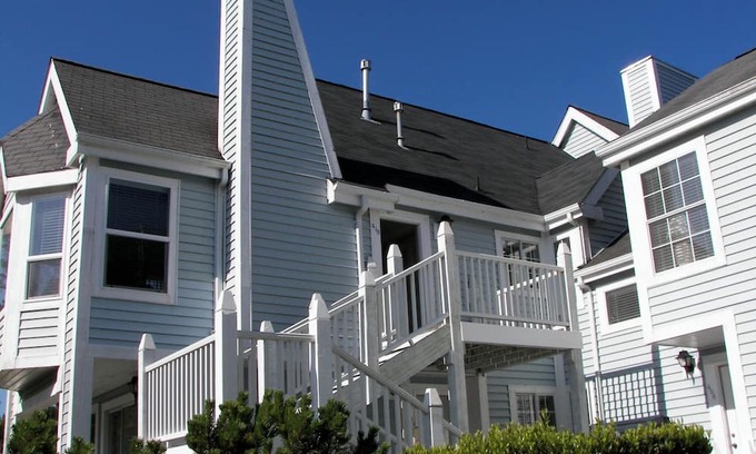 Agate Beach Resort | Ocean view and 5 minute walk to beach.