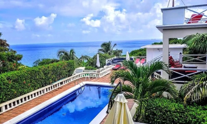 Old Towne House | 1BR 3BD, w/Pool House Access