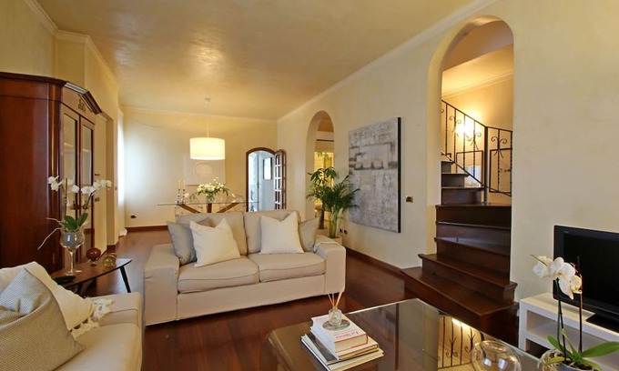 Castelnuovo Magra Villa | Wonderful private villa with WIFI, A/C, TV, terrace, pets allowed and parking, close to La Spezia