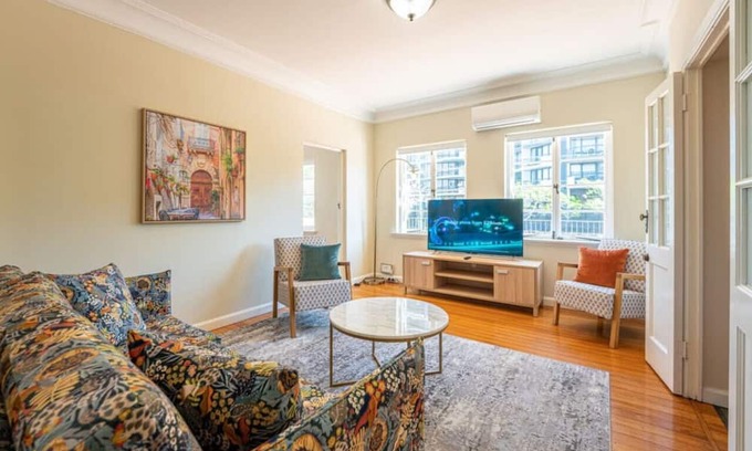 South Brisbane Apartment | Riverside Heritage Château in central Brisbane