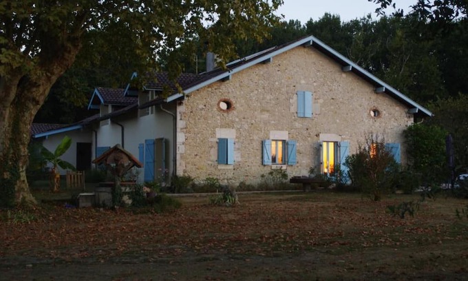 Angoume House | Guest House 'Chambre D'hôtes Edelweiss' with Mountain View, Wi-Fi and Air Conditioning