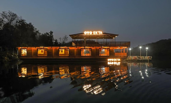 Rajpipla Boat Rental | Ekta Houseboat Statue Of Unity Kevadia