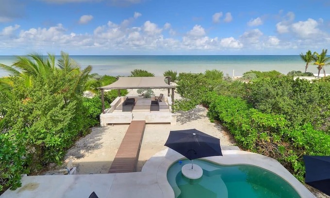 Ixil House | Tranquil Beach Escape, Pool, BBQ, Smart TVs