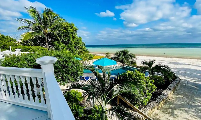 Sugarloaf Key House | Dog-friendly oceanfront house with pool & beach access - short drive to Key West