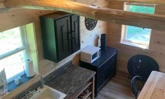 Palmyra Cabin | Simple cabin with ample parking