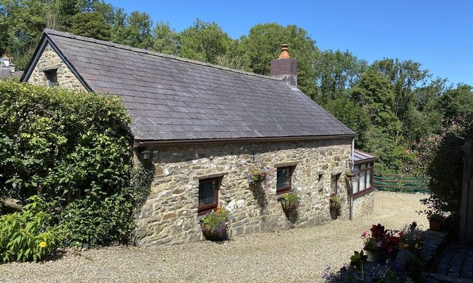 Llandyssiliogogo Cottage | Old Stable Cottage, Nanternis