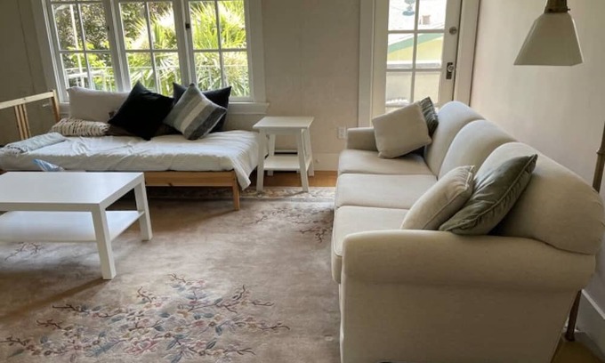 North Berkeley House | Spacious North Berkeley Flat In Quiet, Walkable Tree-Lined Neighborhood