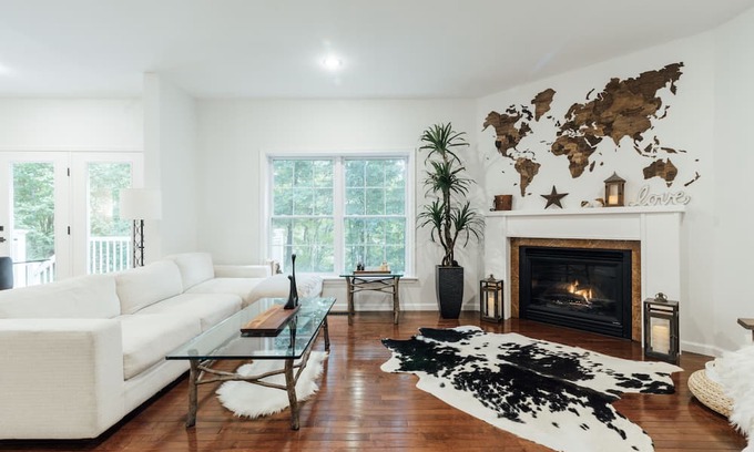 Rhinebeck House | Rhinebeck Retreat with Pond Views near the Omega Institute