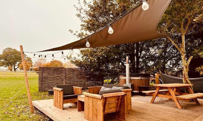 Walsingham Cabin | Stargazing Dome
