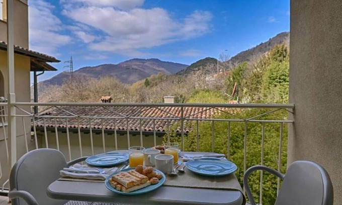 Gardola Apartment | Apartment 'Kelly' with Mountain View, Balcony and Wi-Fi