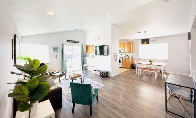 Oceano House | OCEAN VIBES with Mountain Scenery and distanced Dune View!