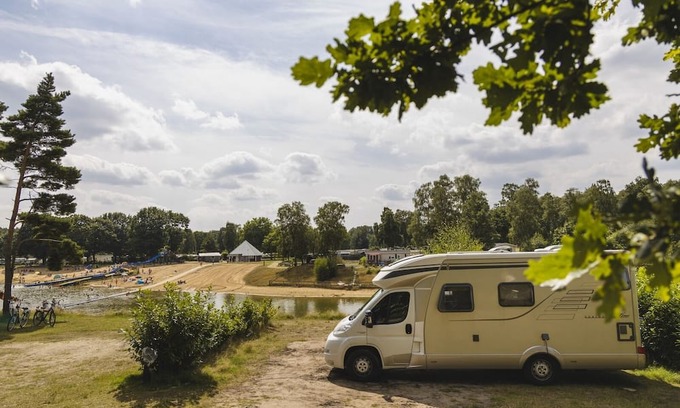 Wilsum RV Rental | Een Fijne Kampeerplaats met 16 Ampère Stroom en Eigen Wateraansluiting