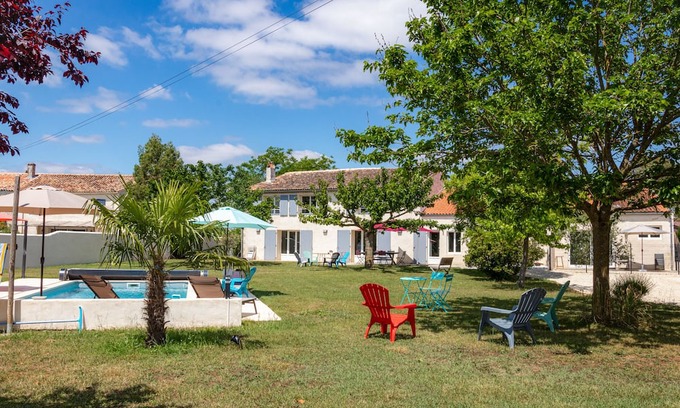 Balanzac Bed & Breakfast | Chambre Dhôte de Charme "oceane" Entre Sainte et Royan Avec Piscine