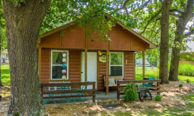 Cleora Cabin | The Ibis Cabin - Accommodates 4 Guests
