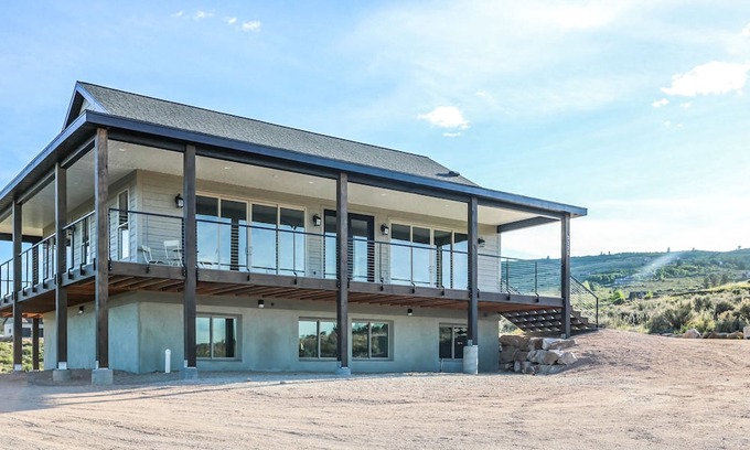 Sweetwater House | Modern Lake view home perfect for gathering— 5 minutes to Ideal Beach amenities