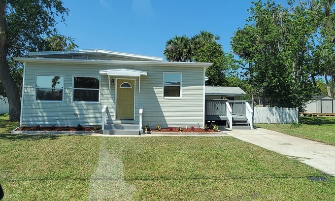 South Daytona House | Neat and Comfortable Home