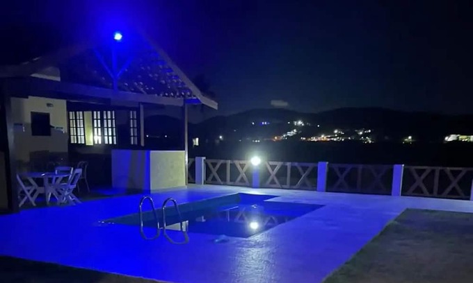 Cabo Frio House | Ótima Casa com Piscina, Sauna e Churrasqueira
