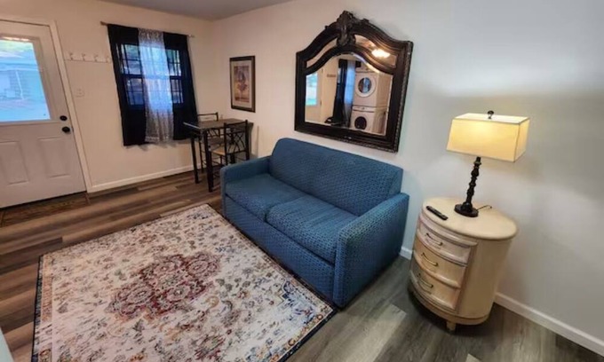Whitehaven Cottage | Spacious Gated 1 BR Cottage with washer and dryer