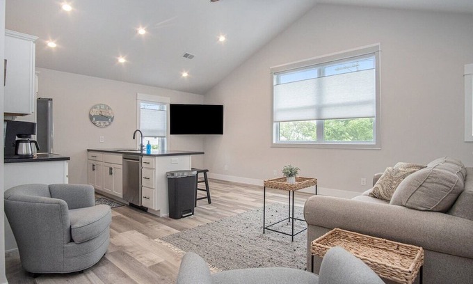 Nelson House | Stylish Retreat Steps from the Downtown Scene