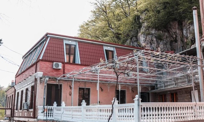 Kutaisi House | Veranda L&G